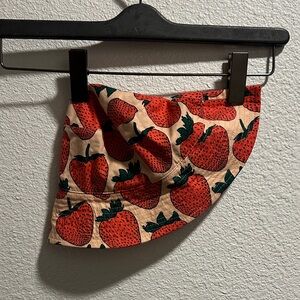 BAGGU Strawberry Print Bucket Hat